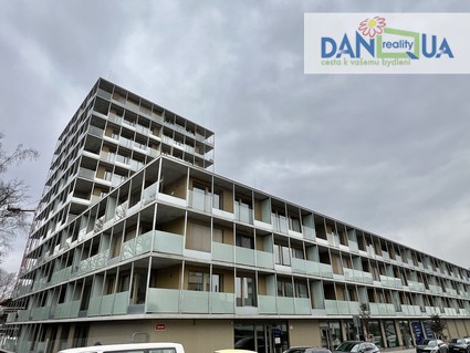 Pronájem 2+kk s velkou rohovou terasou - Fotka 16